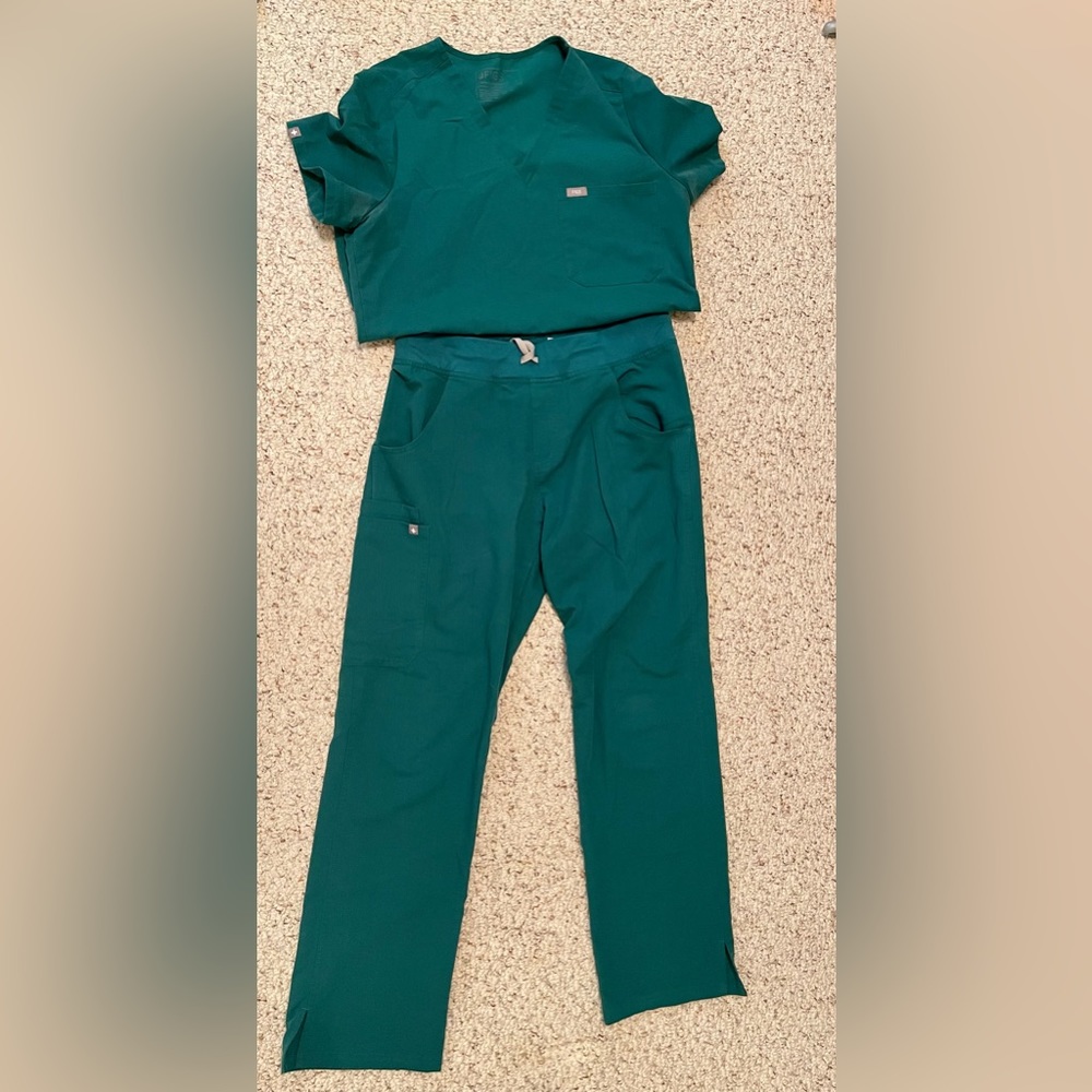Figs hunter green scrub set
